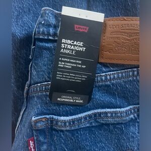 Levi’s Ribcage Straight, new with tags, never even tried on! Size 30